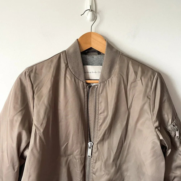 Aritzia The Group Babaton Gilman Classic Bomber Jacket Coat Modern Taupe NWT - Picture 7 of 12